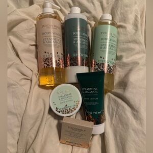 Tuscan Hill Bath set